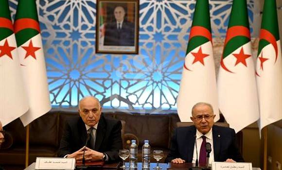 عطاف يتسلم مهامه على رأس وزارة الشؤون الخارجية والجالية الوطنية بالخارج.